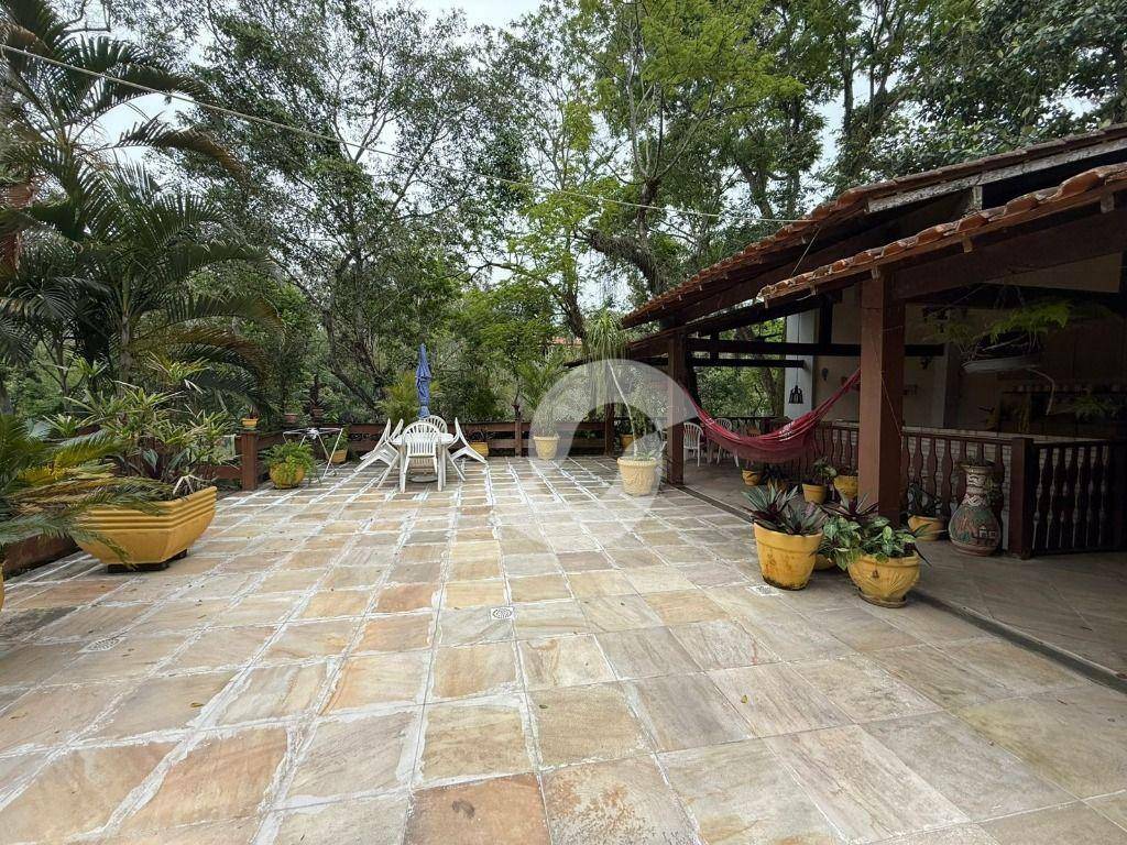 Casa à venda com 2 quartos, 281m² - Sape,Niterói