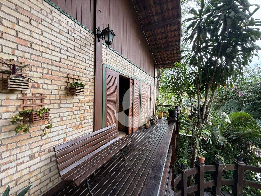 Casa à venda com 2 quartos, 248m² - Sape,Niterói