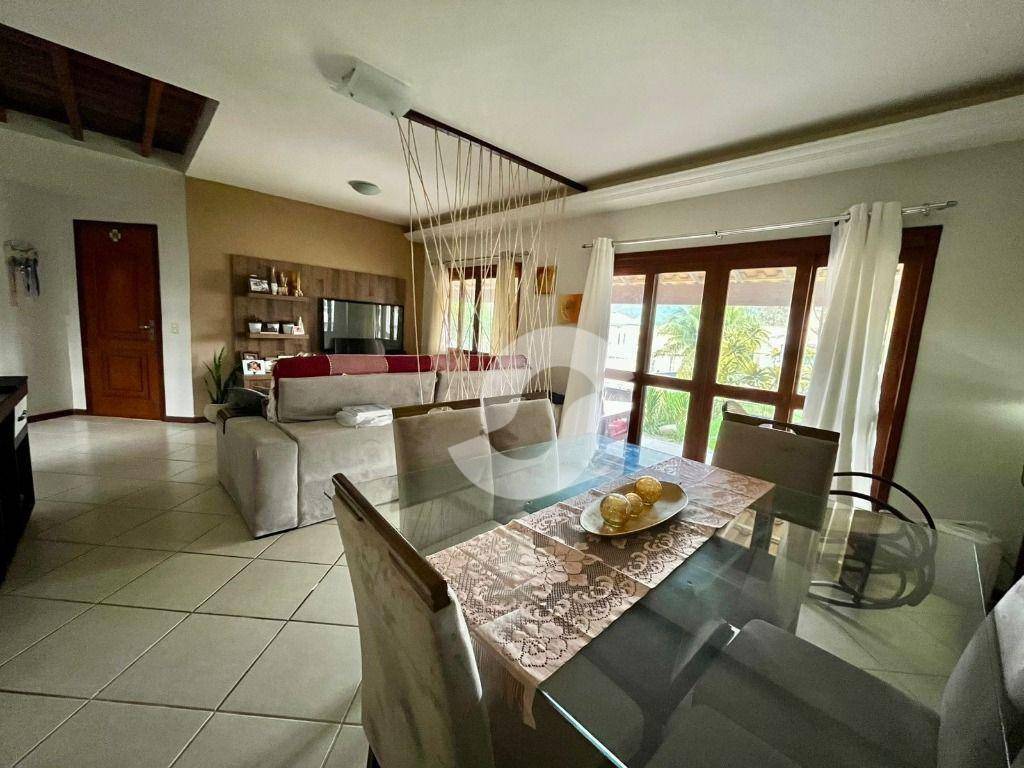 Casa à venda com 5 quartos, 223m² - Itaipu,Niterói