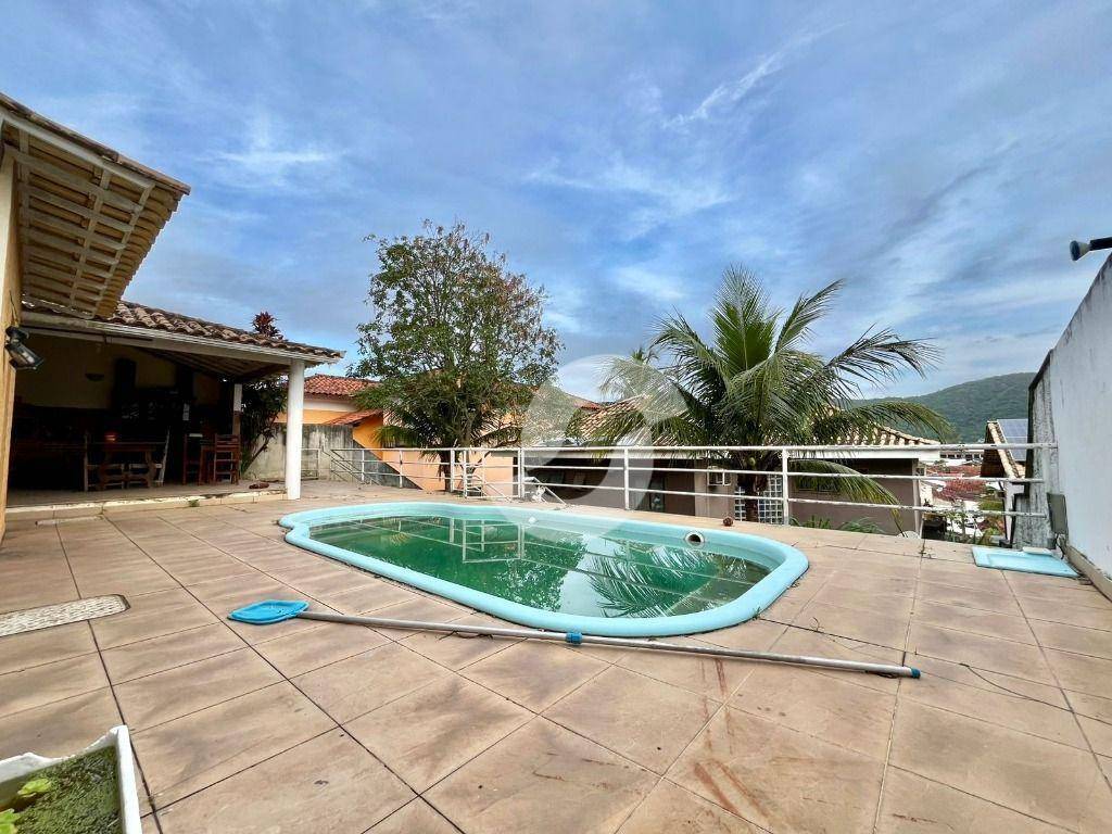 Casa à venda com 5 quartos, 223m² - Itaipu,Niterói