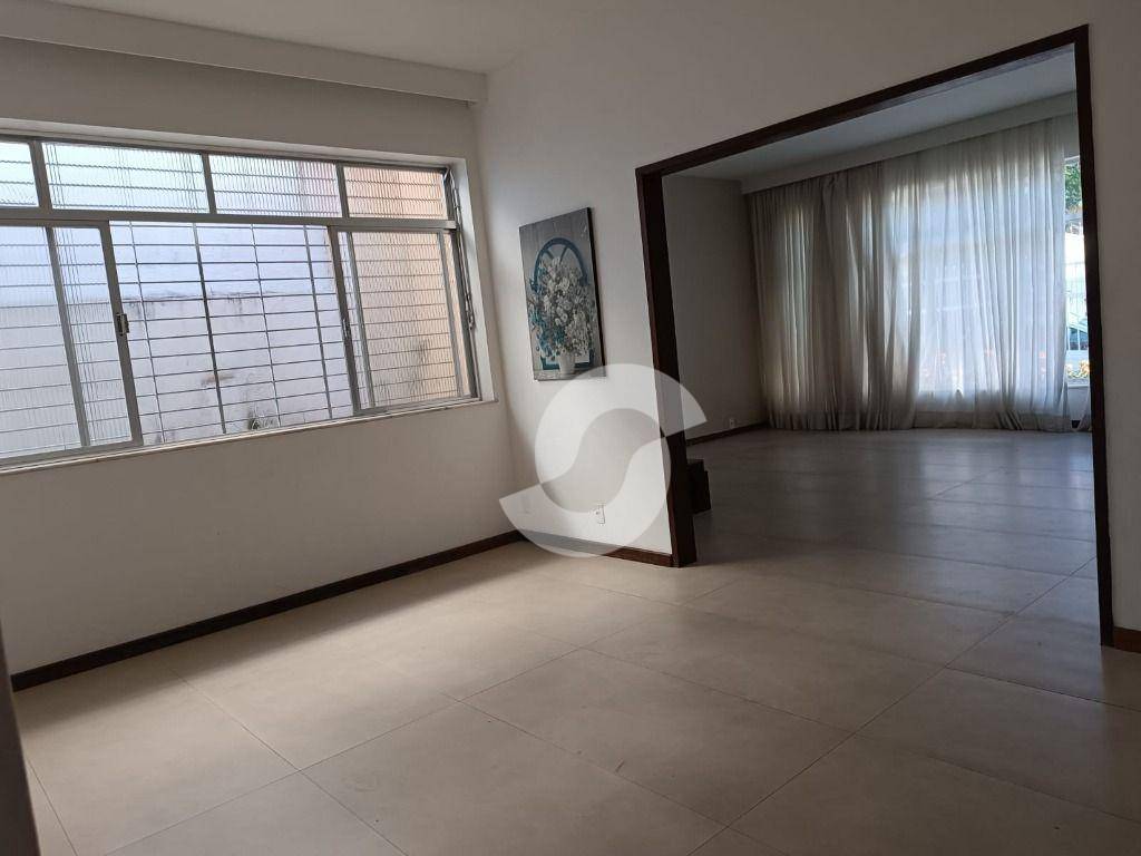 Casa à venda com 6 quartos, 324m² - São Francisco,Niterói