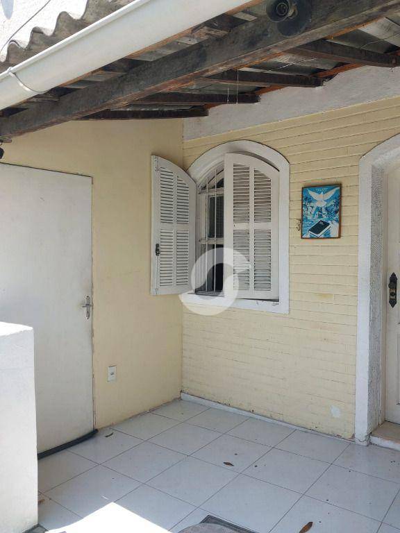 Casa à venda com 3 quartos, 79m² - Badu,Niterói