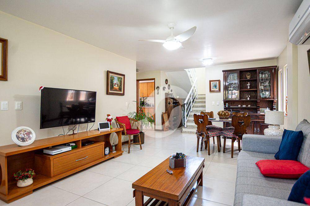 Casa à venda com 4 quartos, 227m² - Sape,Niterói