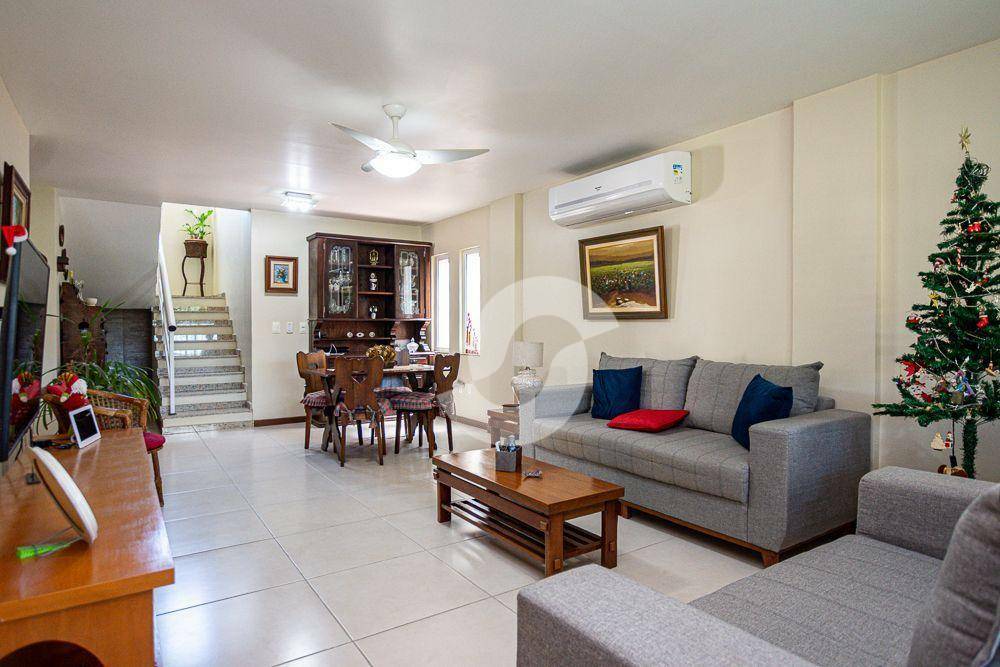 Casa à venda com 4 quartos, 227m² - Sape,Niterói