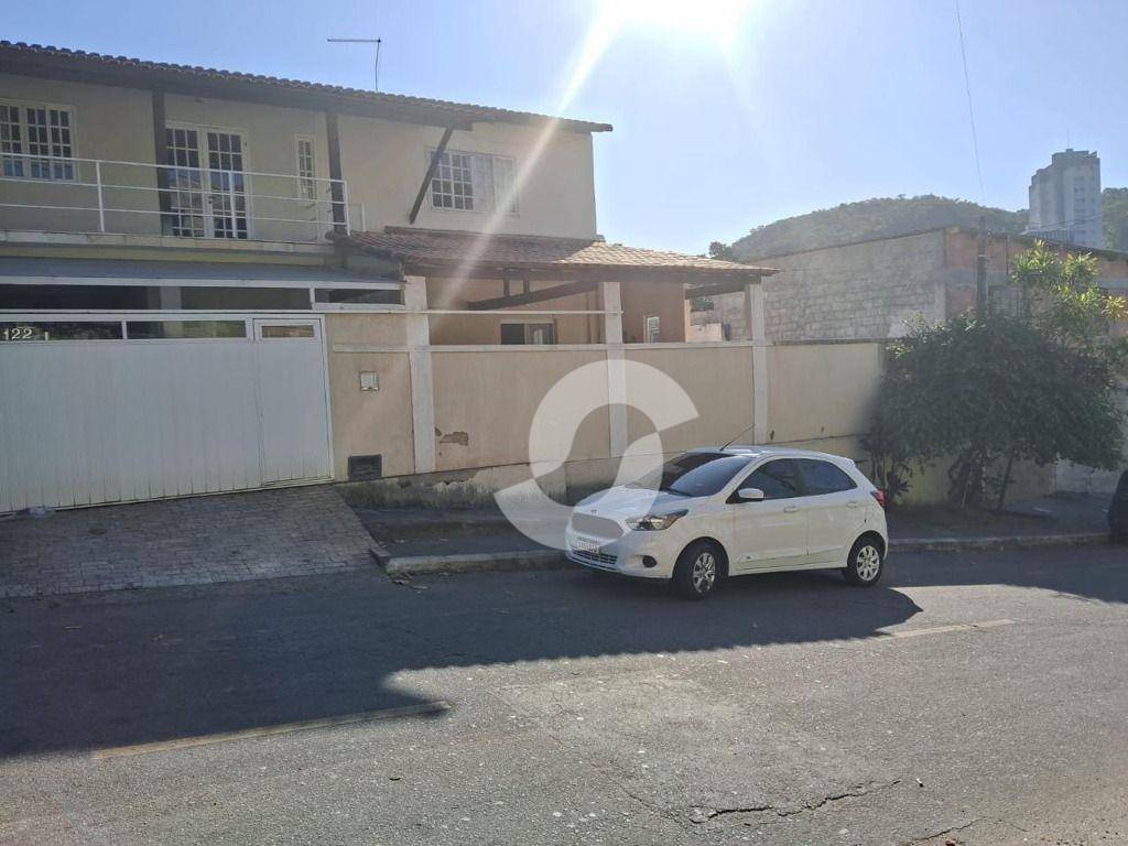 Casa à venda com 6 quartos, 140m² - Maria Paula,Niterói