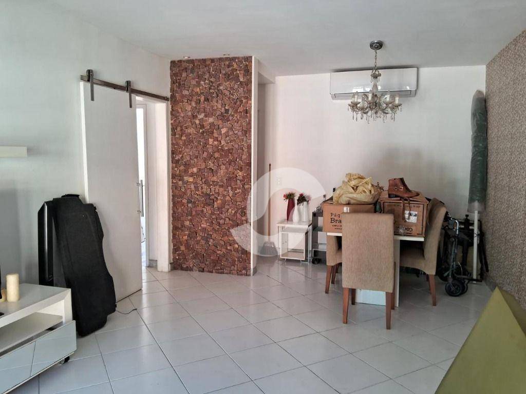  - Casa com 6 dormitórios à venda, 140 m² por R$ 530.000,00 - Maria Paula - Niterói/RJ