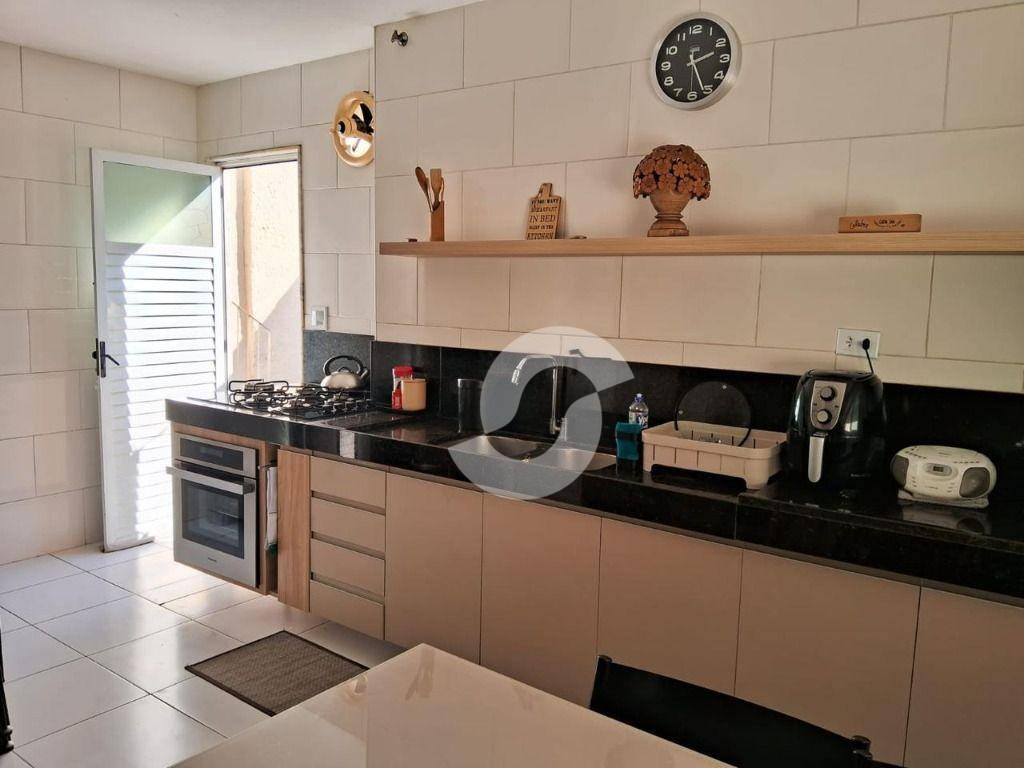 Casa à venda com 6 quartos, 140m² - Maria Paula,Niterói