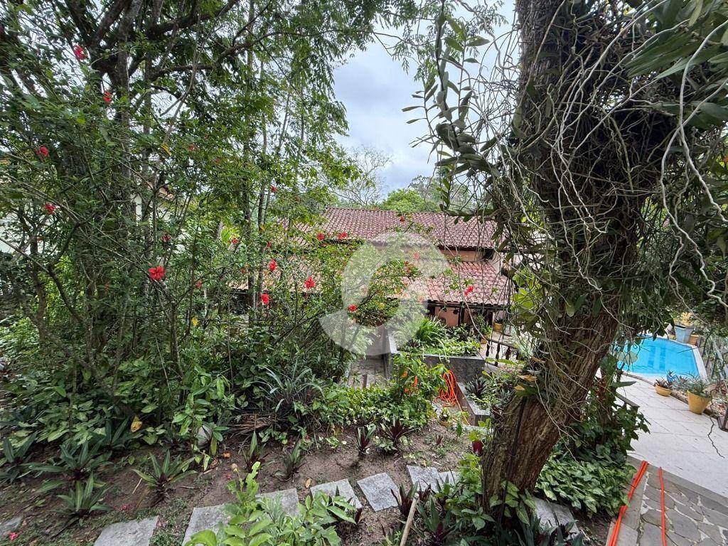  - Casa com 3 dormitórios à venda, 271 m² por R$ 680.000,00 - Sape - Niterói/RJ