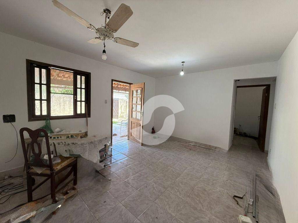 Casa à venda com 2 quartos, 113m² - Itaipu,Niterói