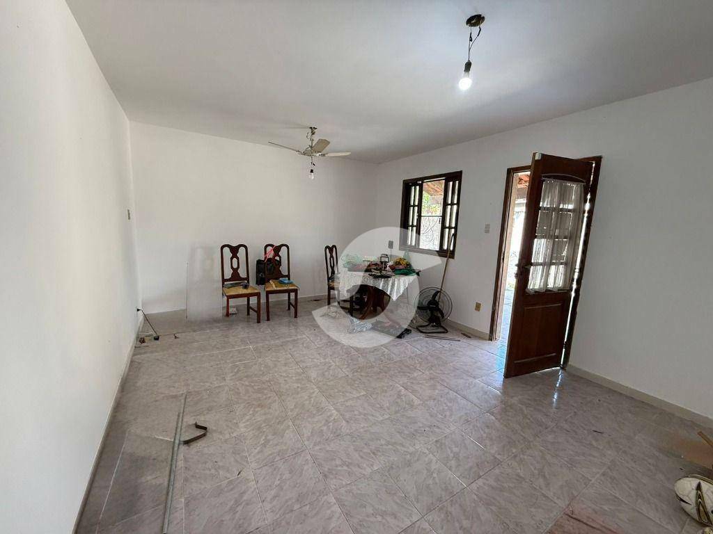 Casa à venda com 2 quartos, 113m² - Itaipu,Niterói