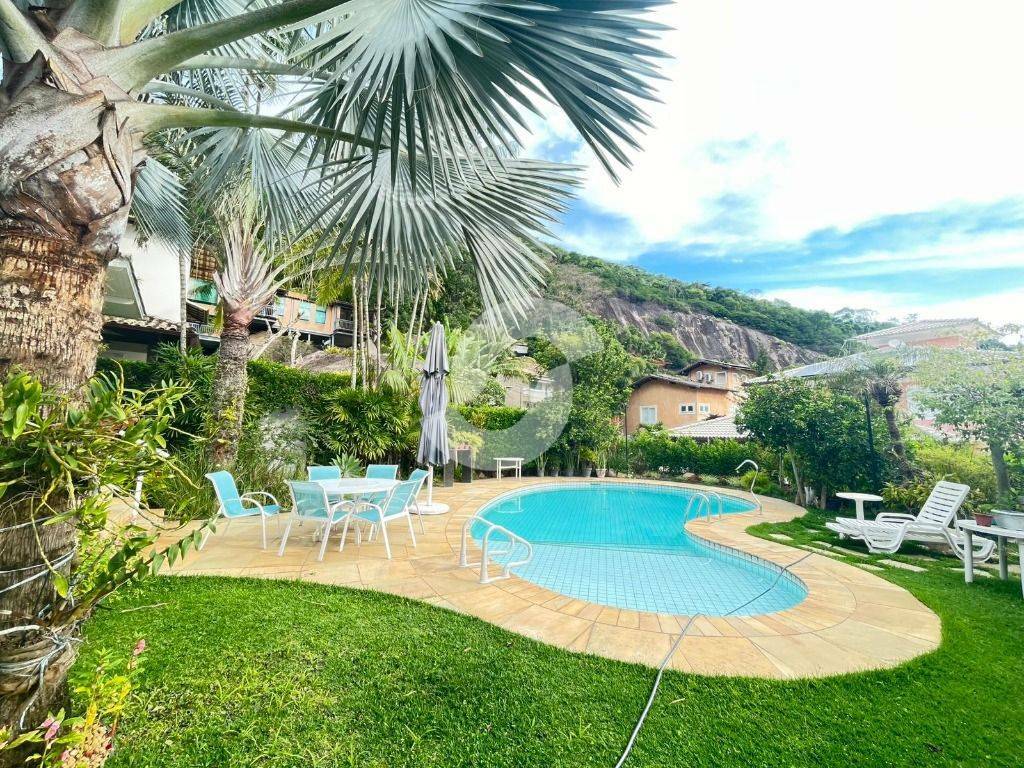 Casa à venda com 5 quartos, 379m² - Itacoatiara,Niterói