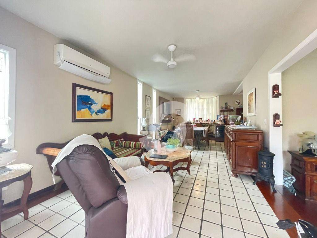  - Casa com 5 dormitórios à venda, 379 m² por R$ 2.600.000,00 - Itacoatiara - Niterói/RJ