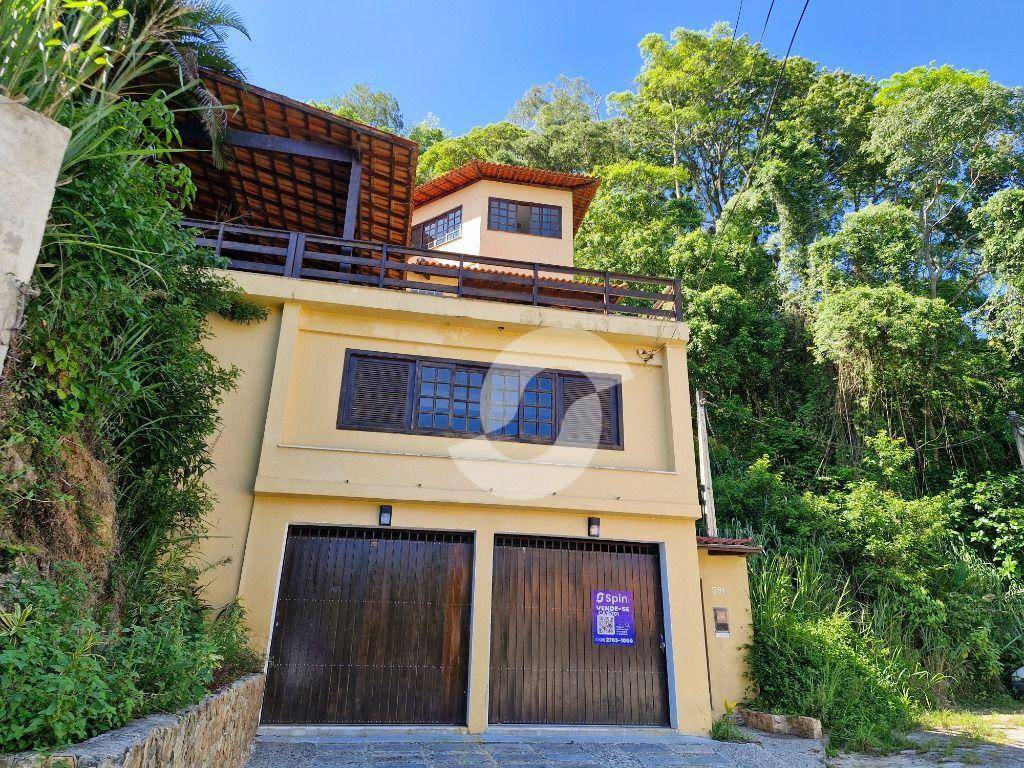 Casa à venda com 4 quartos, 272m² - São Francisco,Niterói