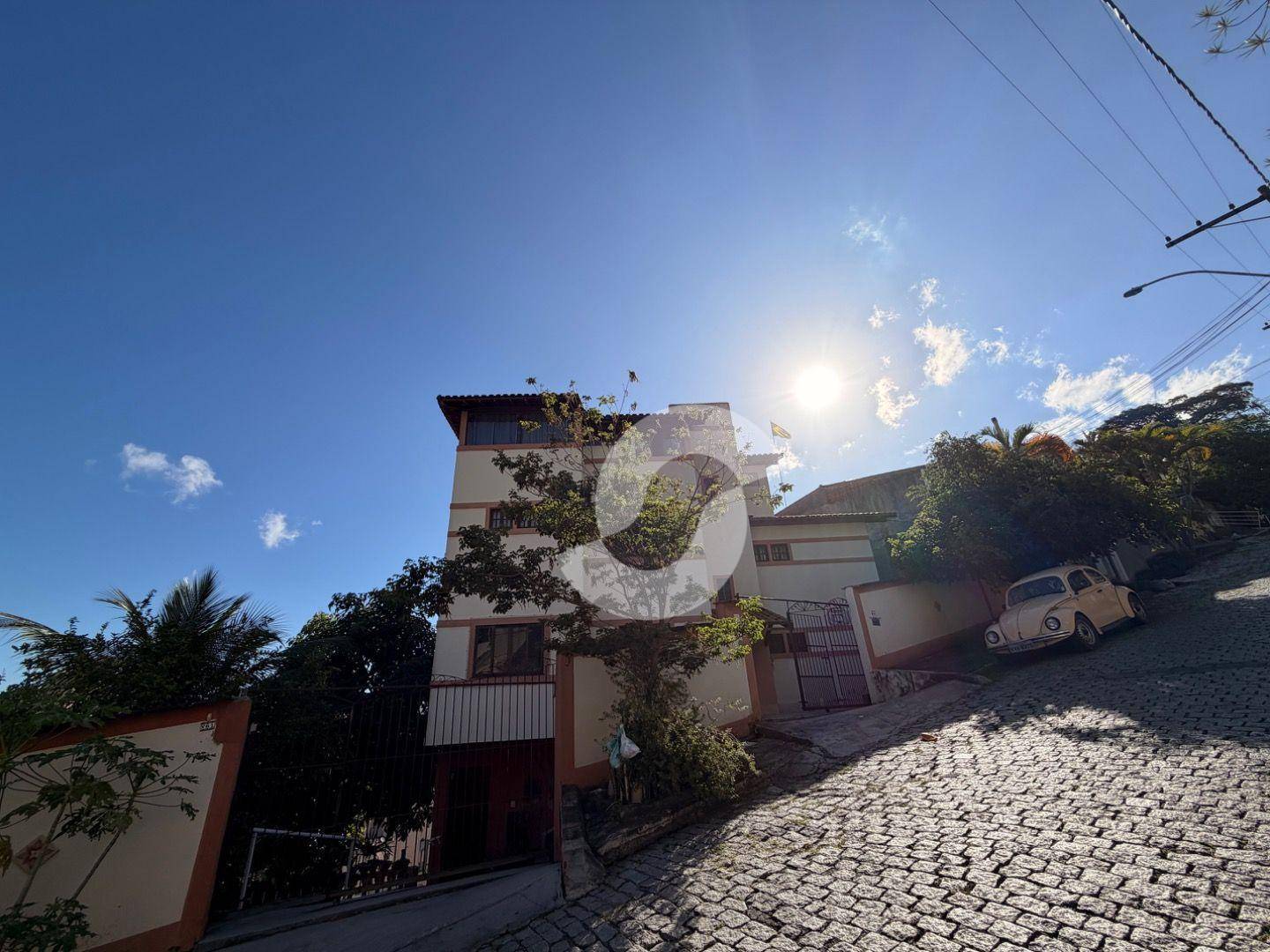 Casa à venda com 6 quartos, 450m² - Santa Rosa,Niterói