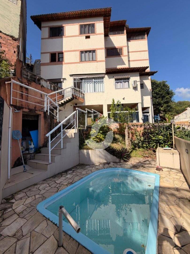 Casa à venda com 6 quartos, 450m² - Santa Rosa,Niterói