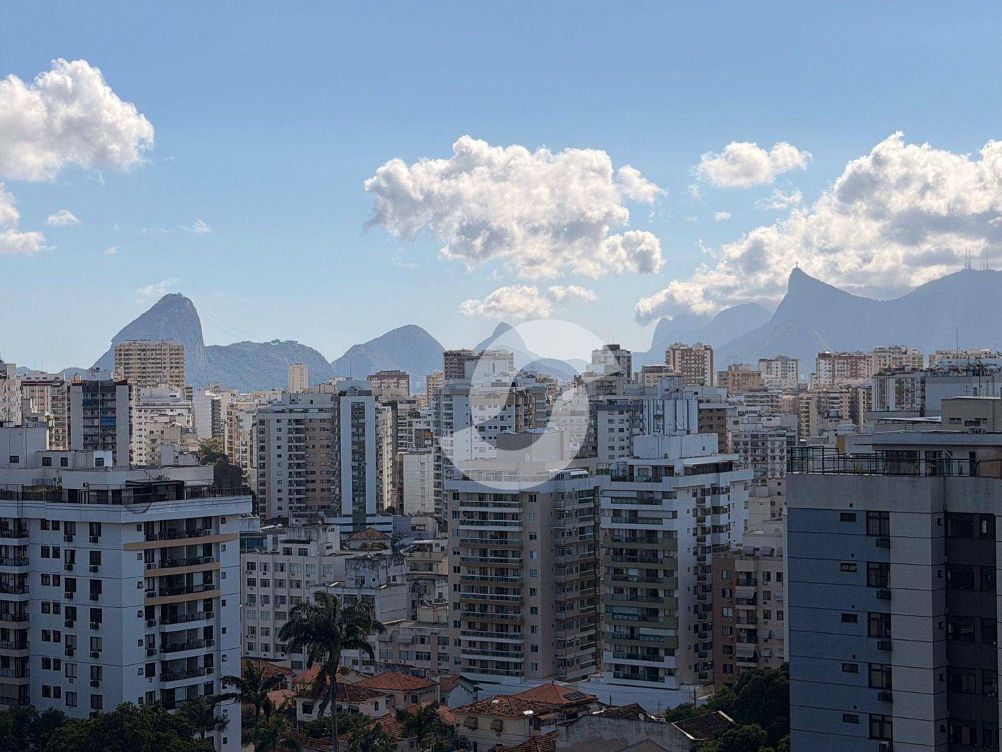 Casa à venda com 6 quartos, 450m² - Santa Rosa,Niterói