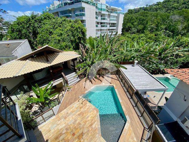 Casa à venda com 4 quartos, 365m² - Camboinhas,Niterói