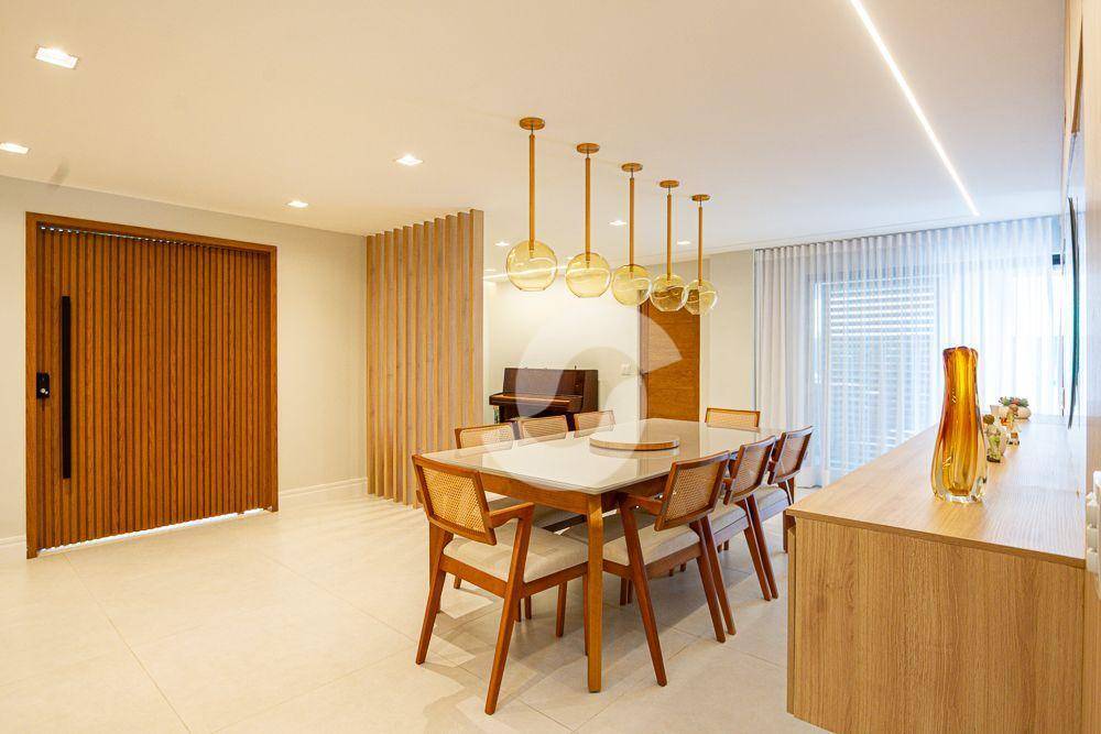 Casa à venda com 4 quartos, 230m² - Itaipu,Niterói