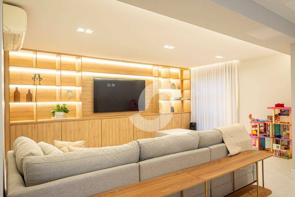 Casa à venda com 4 quartos, 230m² - Itaipu,Niterói