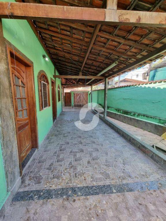 Casa à venda com 3 quartos, 420m² - Barreto,Niterói