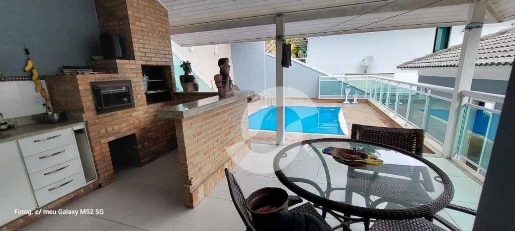 - Casa com 4 dormitórios à venda, 400 m² por R$ 850.000,00 - Maria Paula - Niterói/RJ