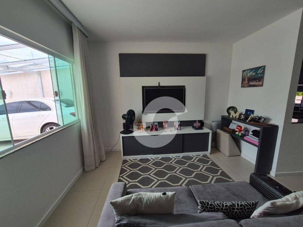 Casa à venda com 4 quartos, 300m² - Itaipu,Niterói