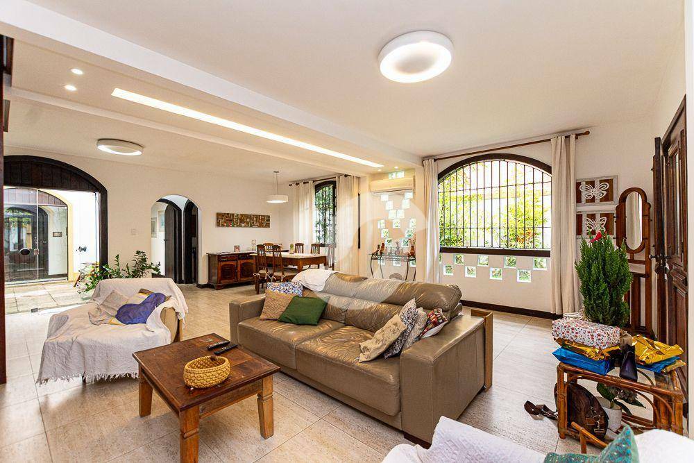 Casa à venda com 5 quartos, 252m² - Maria Paula,Niterói