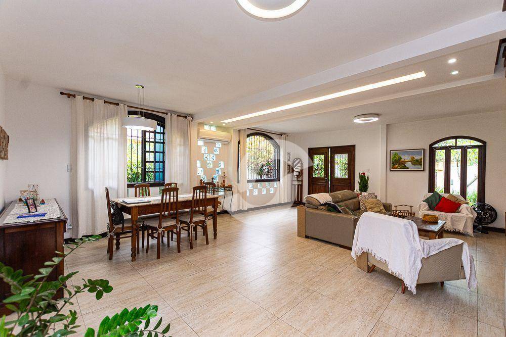  - Casa com 5 dormitórios à venda, 252 m² por R$ 1.000.000,00 - Maria Paula - Niterói/RJ