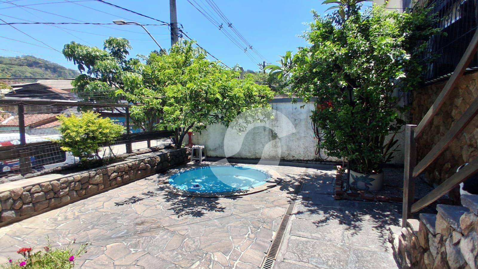 Casa à venda com 3 quartos, 180m² - São Francisco,Niterói