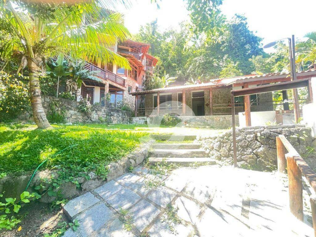  - Casa com 5 dormitórios à venda, 314 m² por R$ 1.950.000,00 - Itacoatiara - Niterói/RJ