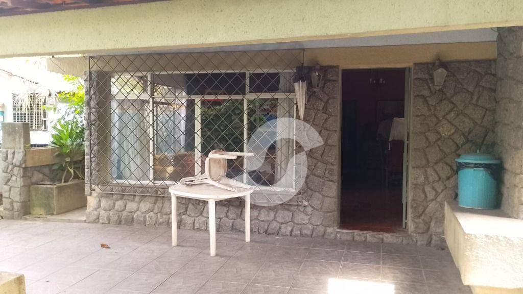 Casa à venda com 6 quartos, 380m² - São Francisco,Niterói