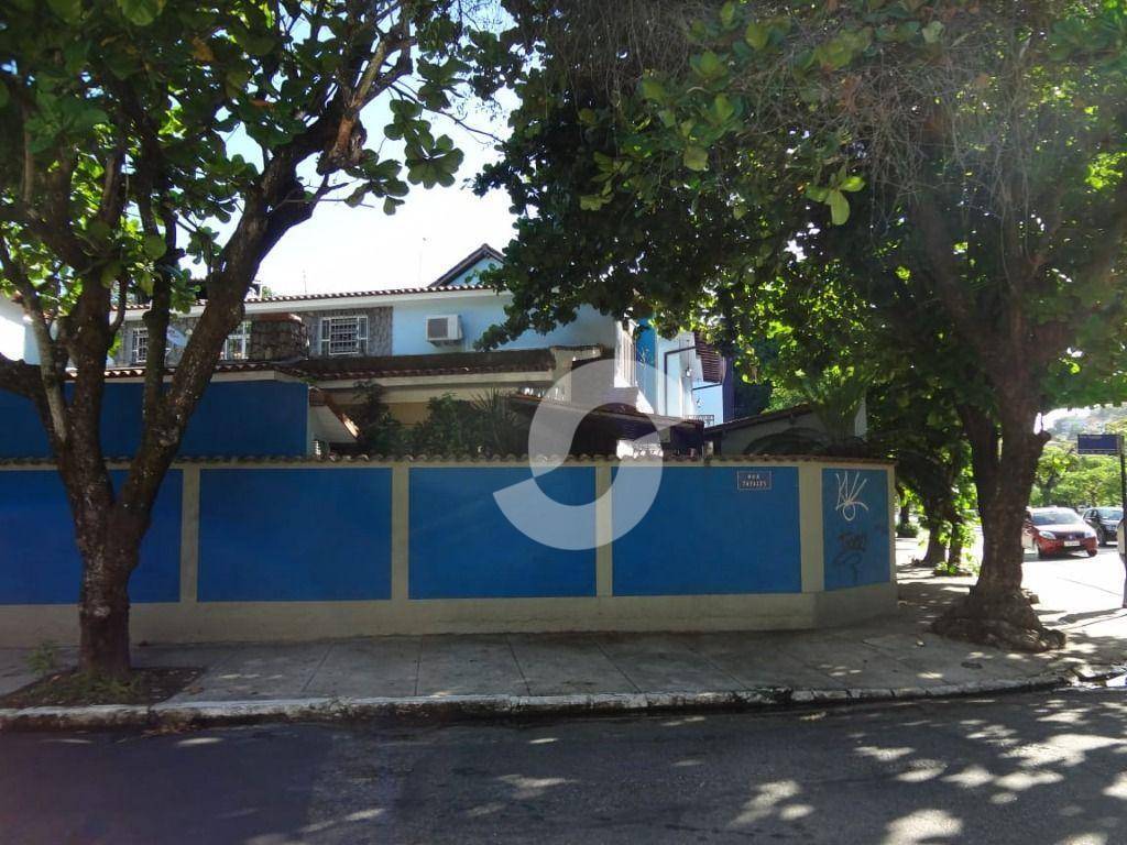 Casa à venda com 6 quartos, 380m² - São Francisco,Niterói