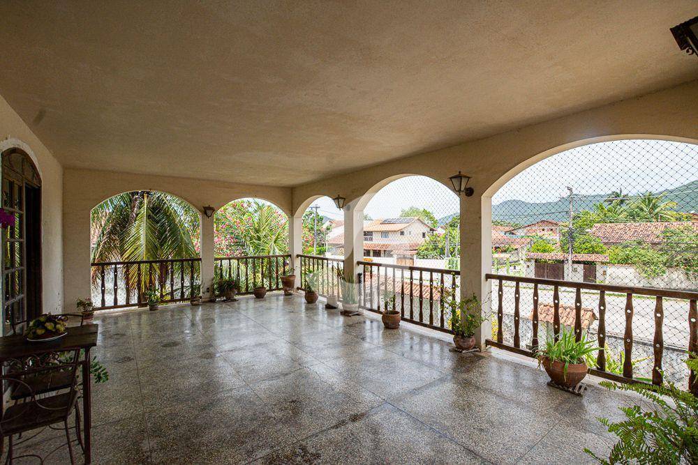 Casa à venda com 4 quartos, 398m² - Itaipu,Niterói