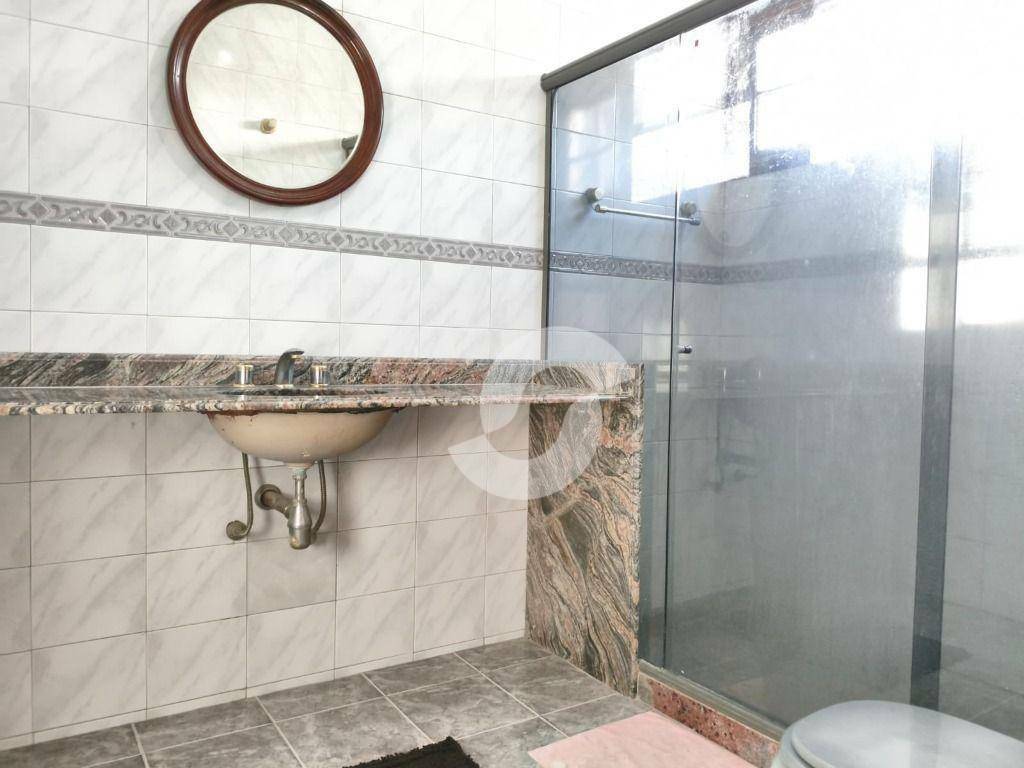 Casa à venda com 4 quartos, 240m² - São Francisco,Niterói