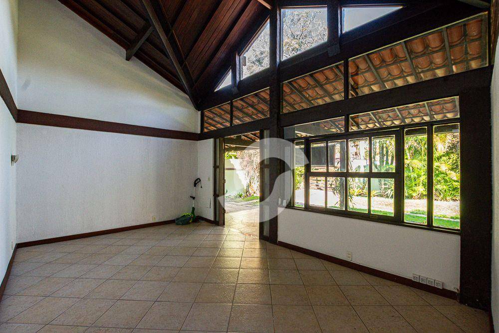 Casa à venda com 5 quartos, 200m² - Itacoatiara,Niterói