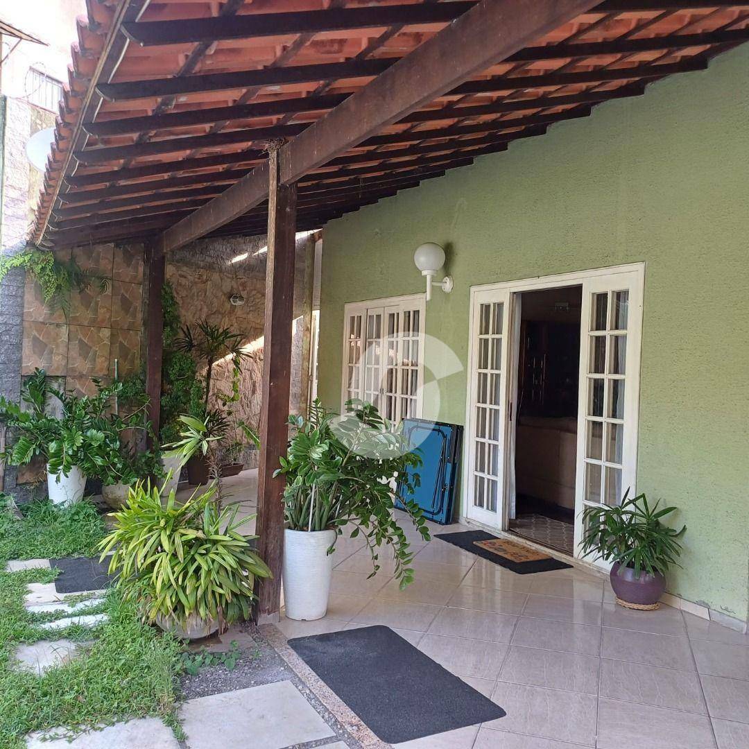 Casa à venda com 4 quartos, 471m² - São Francisco,Niterói