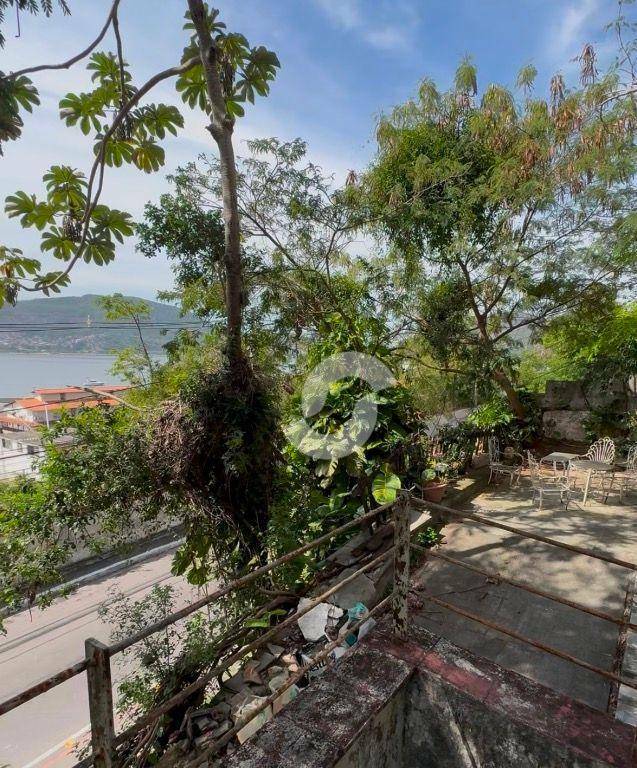 Casa à venda com 3 quartos, 308m² - São Francisco,Niterói