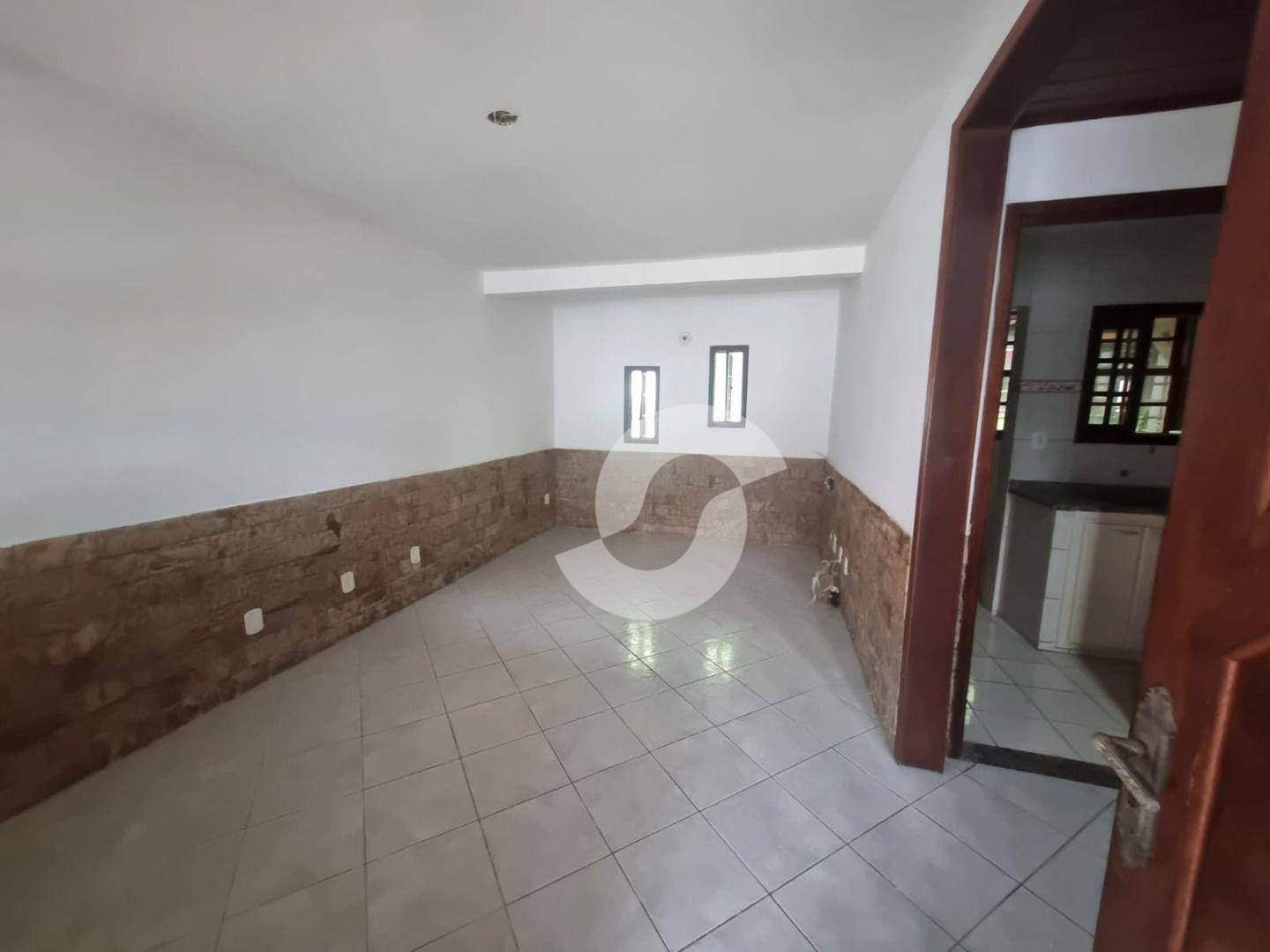 Casa à venda com 2 quartos, 95m² - Sape,Niterói