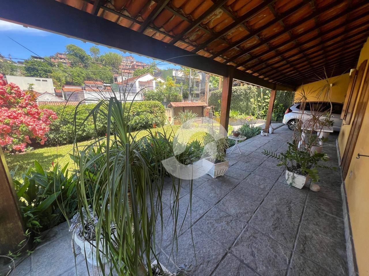 Casa à venda com 4 quartos, 331m² - Fonseca,Niterói