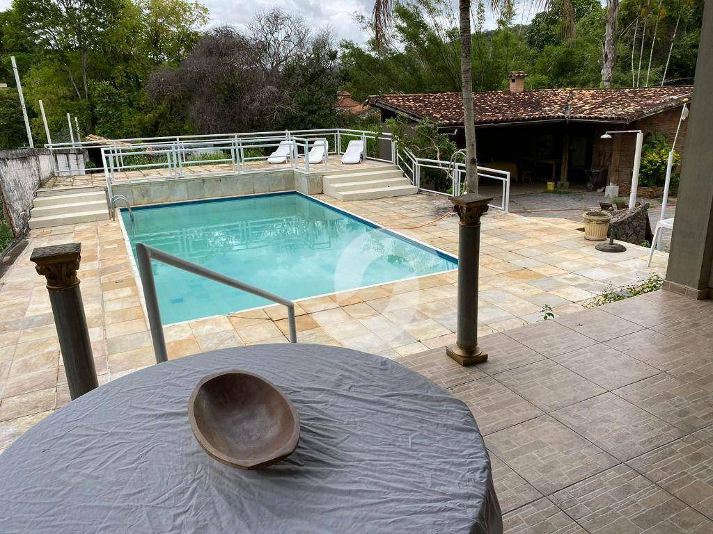 Casa à venda com 4 quartos, 500m² - Pendotiba,Niterói