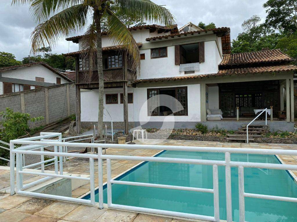 Casa à venda com 4 quartos, 500m² - Pendotiba,Niterói