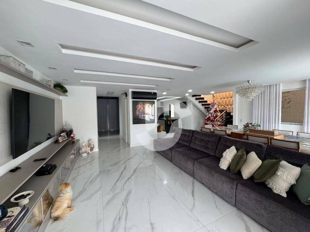Casa à venda com 3 quartos, 340m² - Várzea das Moças,Niterói