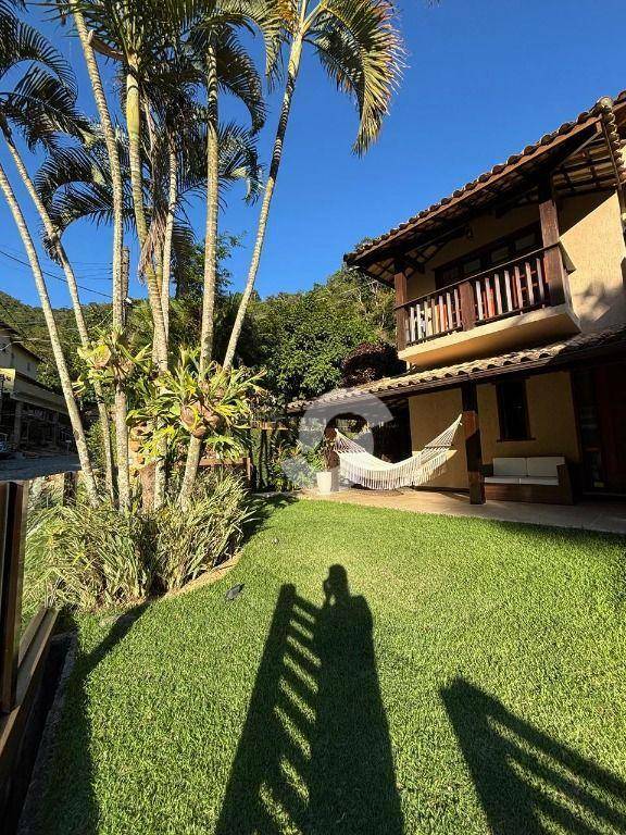 Casa à venda com 4 quartos, 276m² - Piratininga,Niterói
