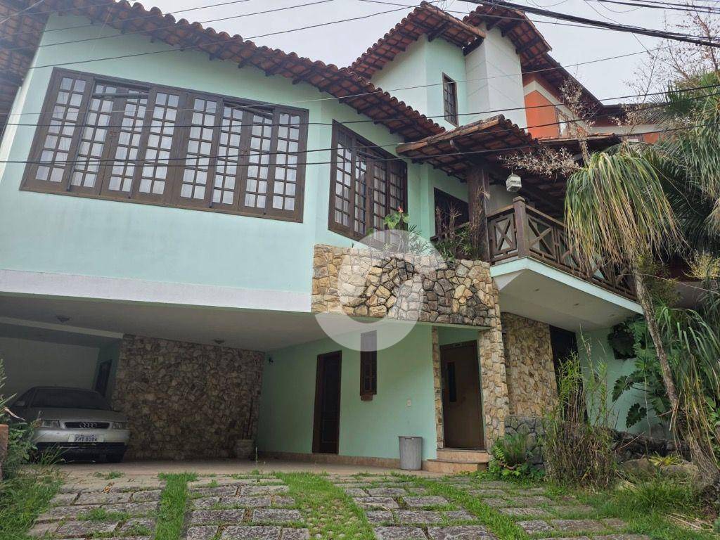 Casa à venda com 3 quartos, 350m² - Sape,Niterói
