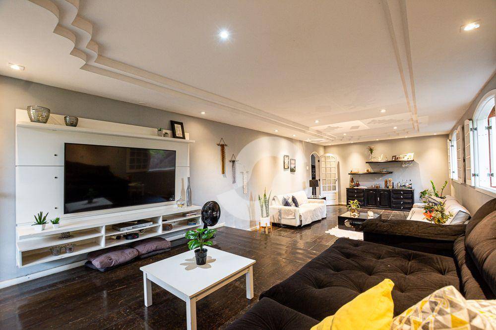 Casa à venda com 7 quartos, 354m² - Fonseca,Niterói
