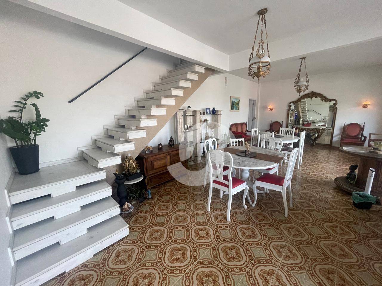 Casa à venda com 4 quartos, 240m² - Charitas,Niterói