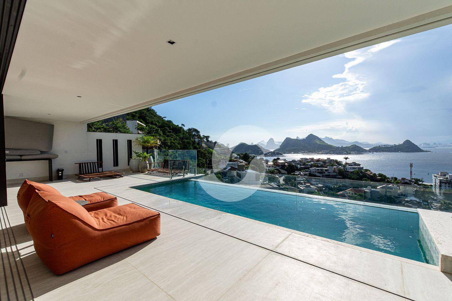 Casa à venda com 4 quartos, 750m² - Charitas,Niterói