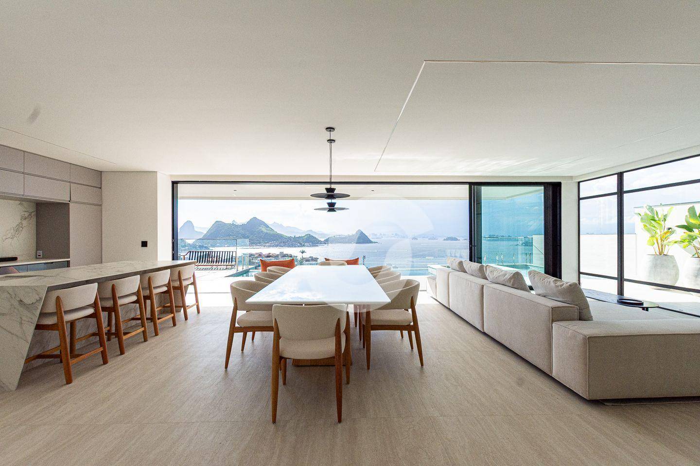 Casa à venda com 4 quartos, 750m² - Charitas,Niterói