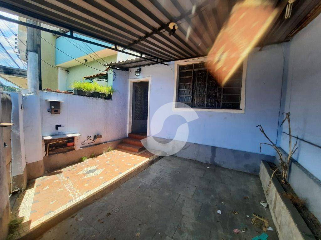 Casa à venda com 2 quartos, 112m² - Barreto,Niterói