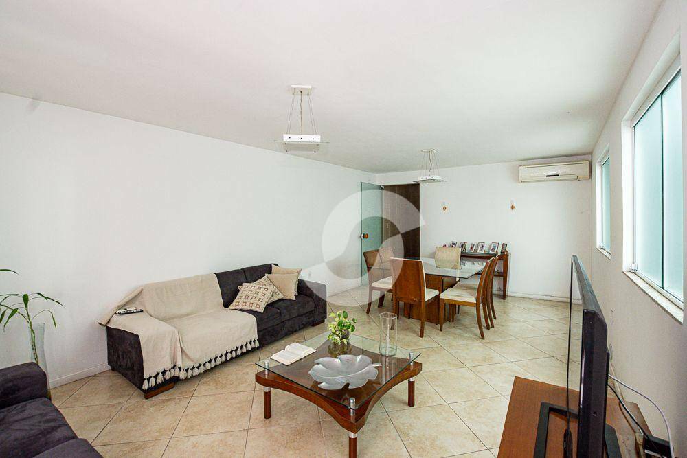Casa à venda com 4 quartos, 412m² - São Francisco,Niterói